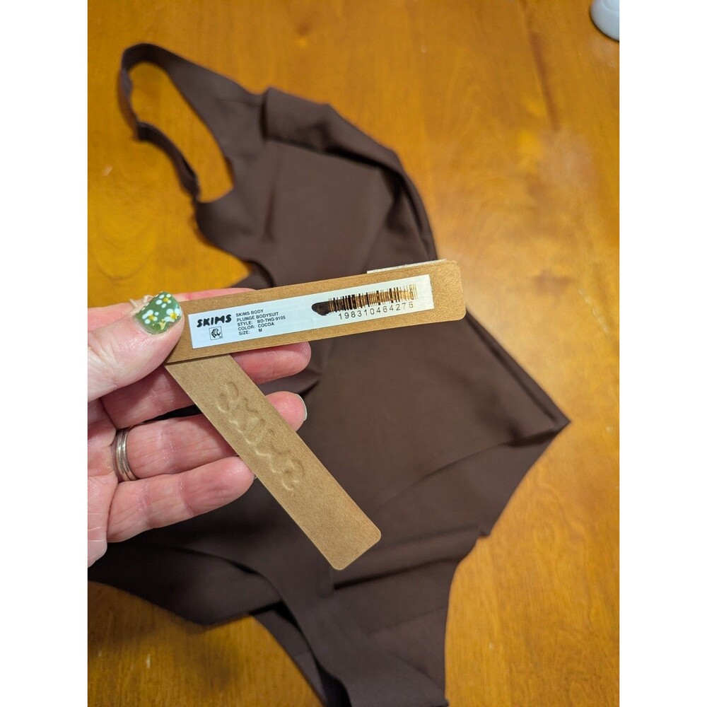 SKIMS Body Plunge Bodysuit Cocoa Brown Size M Medium NWT Nordstrom $88 - Picture 6 of 7